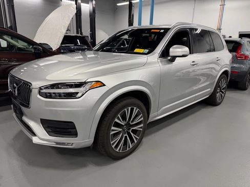 Used 2020 Volvo XC90 T6 Momentum w/ Protection Package AWD/4WD image 1