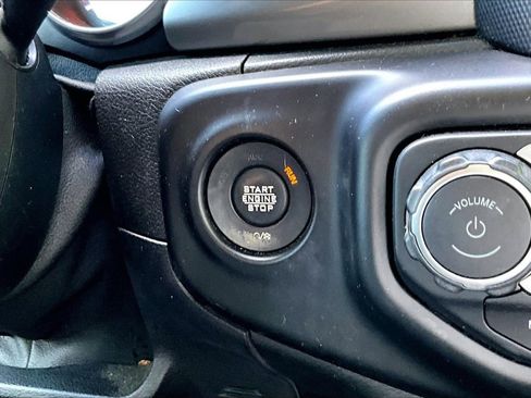 Certified 2020 Jeep Wrangler Unlimited Sahara AWD/4WD image 25