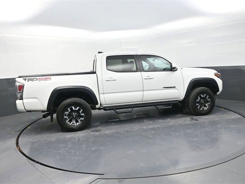 Used 2020 Toyota Tacoma TRD Off-Road image 8