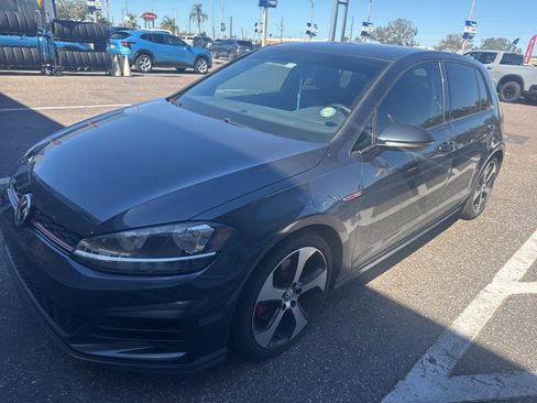 Used 2018 Volkswagen Golf 4-Door image 6