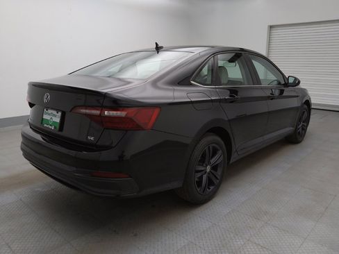Used 2022 Volkswagen Jetta SE w/ Panoramic Sunroof Package image 9