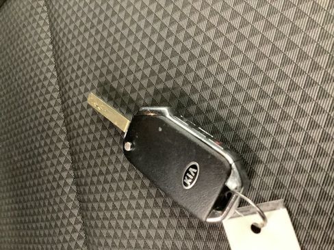 Used 2020 Kia Soul LX FWD image 24