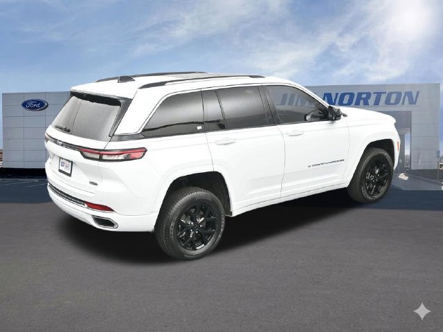 Used 2023 Jeep Grand Cherokee Overland w/ Luxury Tech Group IV AWD/4WD image 65