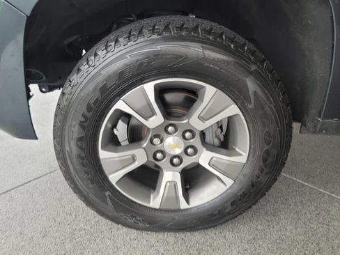 Used 2020 Chevrolet Colorado Z71 AWD/4WD image 6