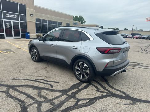 Used 2023 Ford Escape Platinum w/ Premium Technology Package AWD/4WD image 8