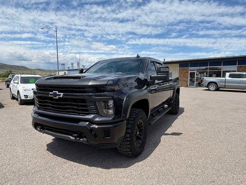 Used 2024 Chevrolet Silverado 2500 Custom image 7