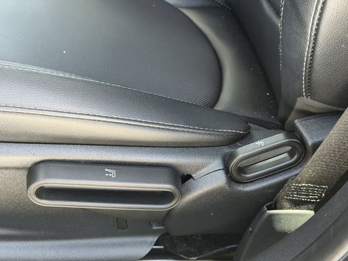 Used 2017 MINI Cooper Clubman S image 16