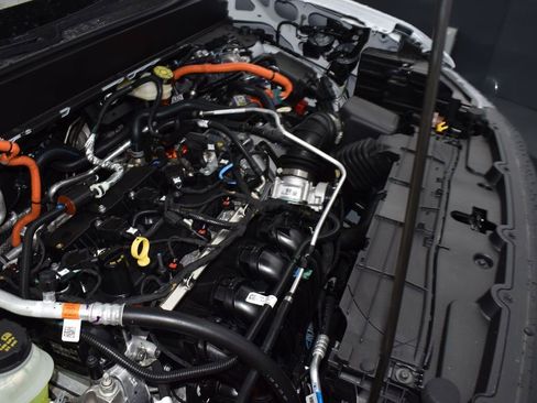 New 2025 Ford Maverick XL w/ Equipment Group 101A image 21