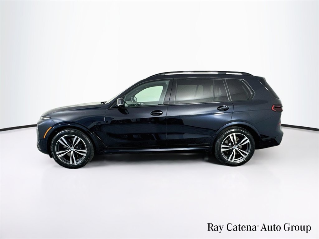 Used 2024 BMW X7 xDrive40i w/ M Sport Package AWD/4WD image 4