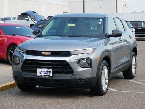 Used 2023 Chevrolet TrailBlazer LS FWD image 3