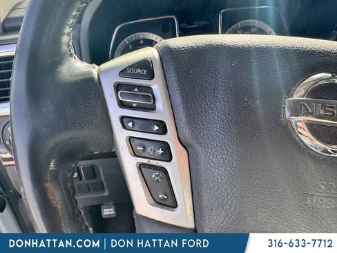Used 2017 Nissan Titan SV image 7