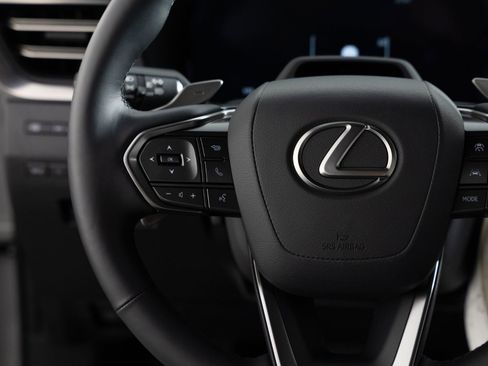 Used 2025 Lexus GX 550 w/ Accessory Package (2T) AWD/4WD image 30