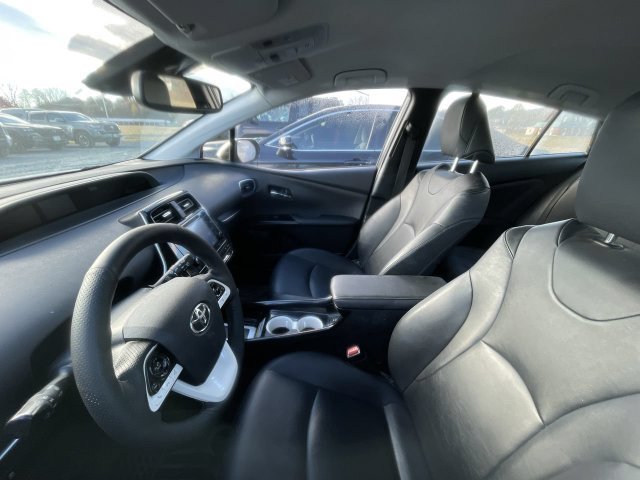 Used 2016 Toyota Prius Four Touring w/ Premium Convenience Package FWD image 8