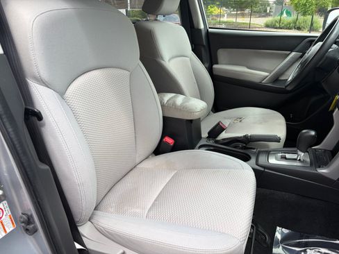 Used 2014 Subaru Forester 2.5i Premium w/ All-Weather Package AWD/4WD image 29