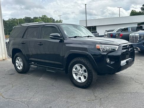 Used 2023 Toyota 4Runner SR5 Premium w/ Moonroof Package AWD/4WD image 4