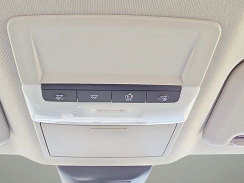 Used 2025 Nissan Sentra SV FWD image 20