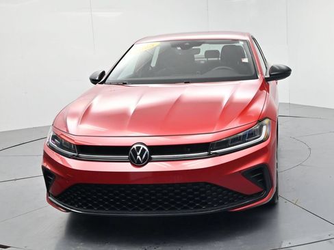 Used 2025 Volkswagen Jetta Sport FWD image 3