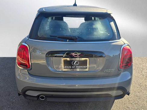 Used 2022 MINI Cooper 2-Door Hardtop image 4