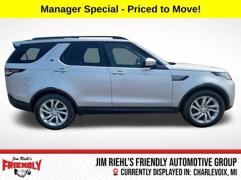 Used 2018 Land Rover Discovery SE image 6
