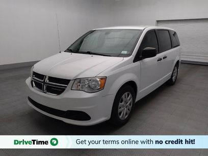 Used 2019 Dodge Grand Caravan SE w/ UConnect Hands-Free Group