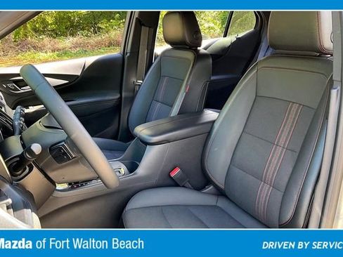 Used 2023 Chevrolet Equinox RS w/ LPO, Floor Liner Package FWD image 18