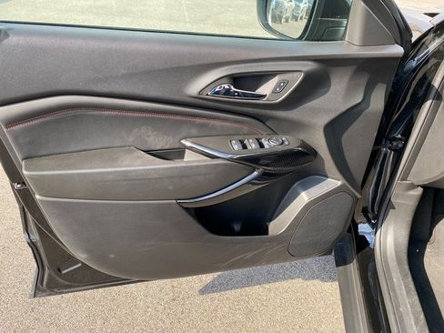 Used 2024 Chevrolet Trax RS w/ Sunroof Package image 18