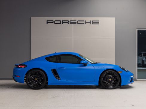 Used 2025 Porsche 718 Cayman image 8