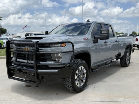 Used 2024 Chevrolet Silverado 2500 Custom w/ Custom Value Package AWD/4WD image 8