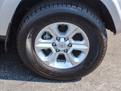 Used 2022 Toyota 4Runner SR5 image 11