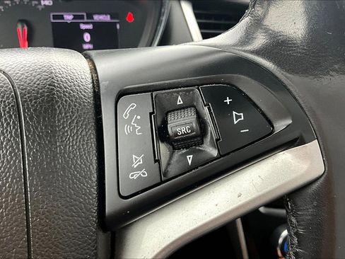 Used 2019 Chevrolet Trax LT w/ LT Convenience Package image 22