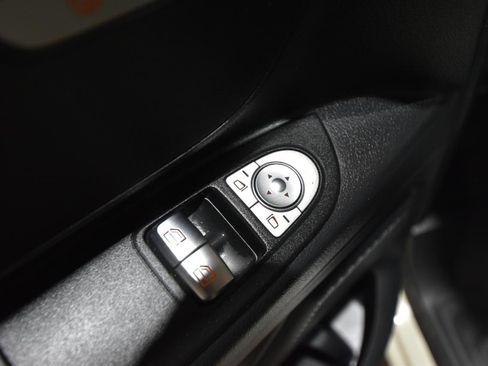 Used 2020 Mercedes-Benz Metris Passenger image 18