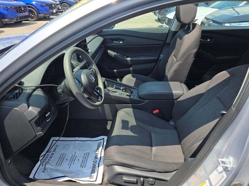 Used 2023 Honda Accord EX image 7