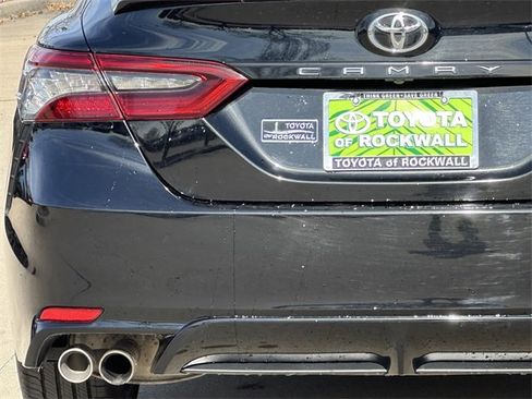 Used 2022 Toyota Camry XSE image 6