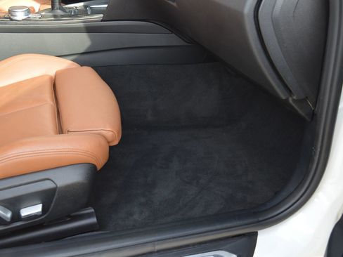 Used 2017 BMW 330i xDrive Sedan image 21