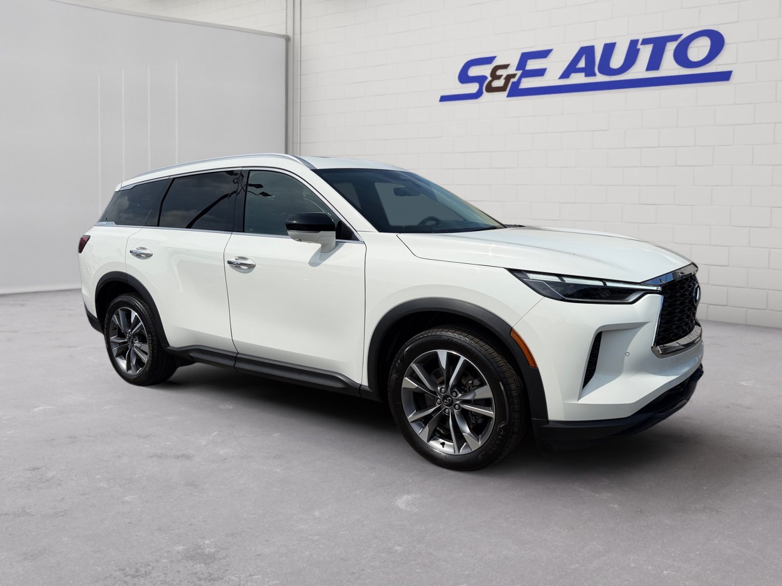 Used 2024 INFINITI QX60 Luxe AWD/4WD image 6
