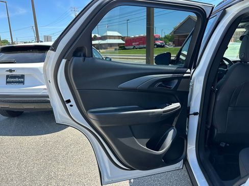 Certified 2023 Chevrolet TrailBlazer RS w/ Convenience Package AWD/4WD image 8