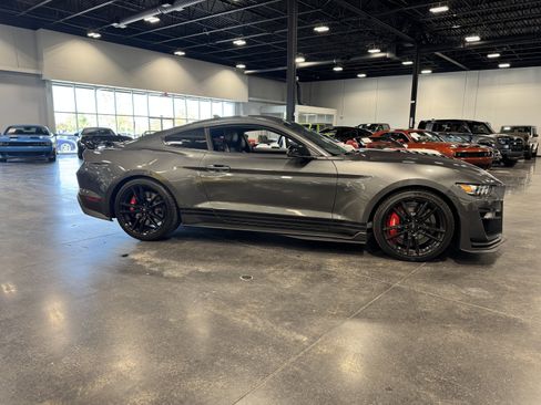 Used 2020 Ford Mustang Shelby GT500 w/ Technology Package RWD image 2