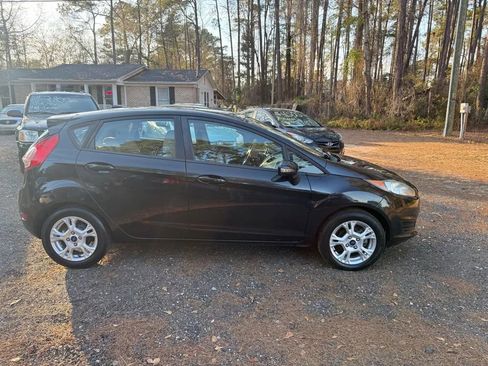 Used 2015 Ford Fiesta SE image 6