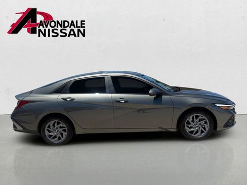 Used 2024 Hyundai Elantra SEL FWD image 7
