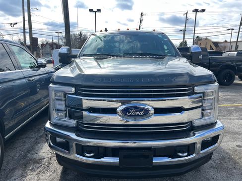 Used 2019 Ford F250 Lariat w/ Lariat Ultimate Package image 2