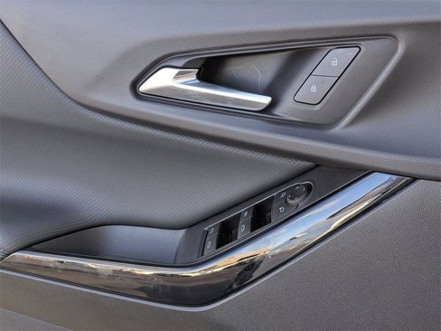 Used 2025 Chevrolet Equinox LT image 17