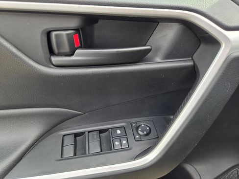 Used 2024 Toyota RAV4 LE AWD/4WD image 17