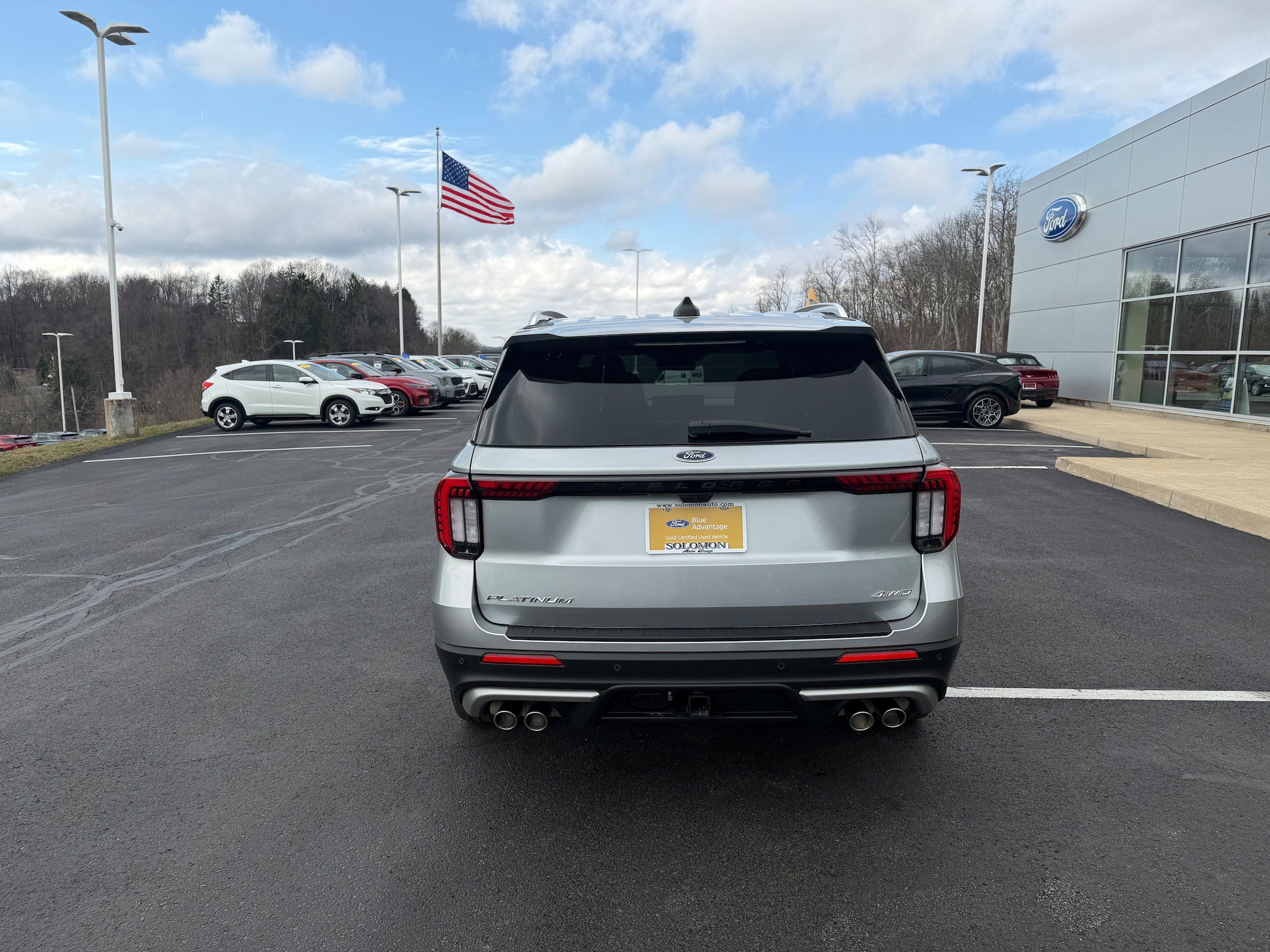 Certified 2025 Ford Explorer Platinum w/ Ultimate Package AWD/4WD image 6