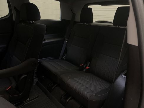 Used 2023 GMC Acadia SLE w/ Driver Convenience Package image 31