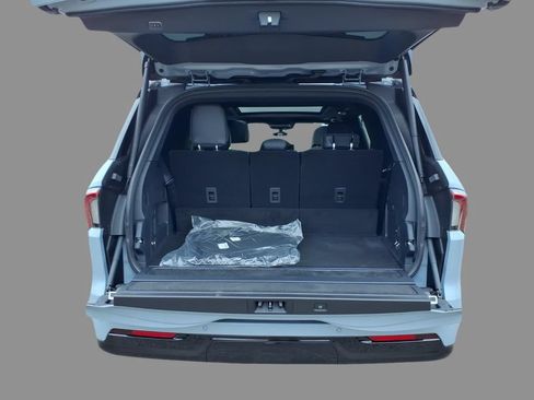 New 2026 Lincoln Navigator Reserve w/ Jet Appearance Package AWD/4WD image 7