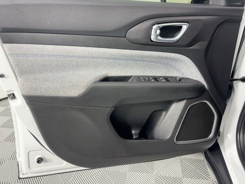 Used 2022 Jeep Compass Latitude image 21