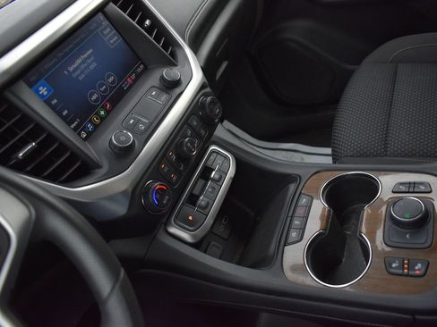 Used 2021 GMC Acadia SLE w/ Driver Convenience Package image 26