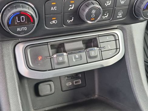 Certified 2021 GMC Acadia SLT w/ Elevation Edition FWD image 14