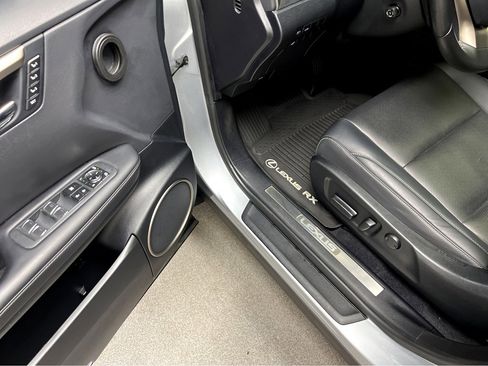 Certified 2022 Lexus RX 350L Premium w/ Premium Package image 8