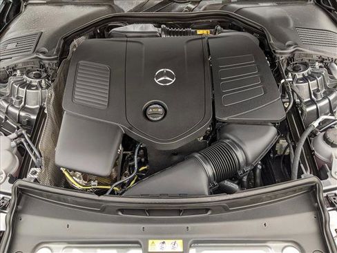 Used 2025 Mercedes-Benz C 300 4MATIC Sedan image 18